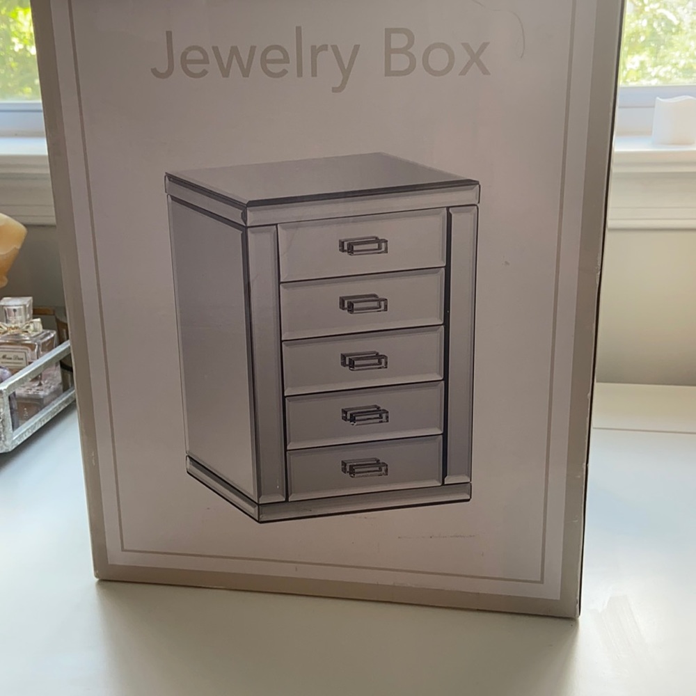 Mirror jewelry box